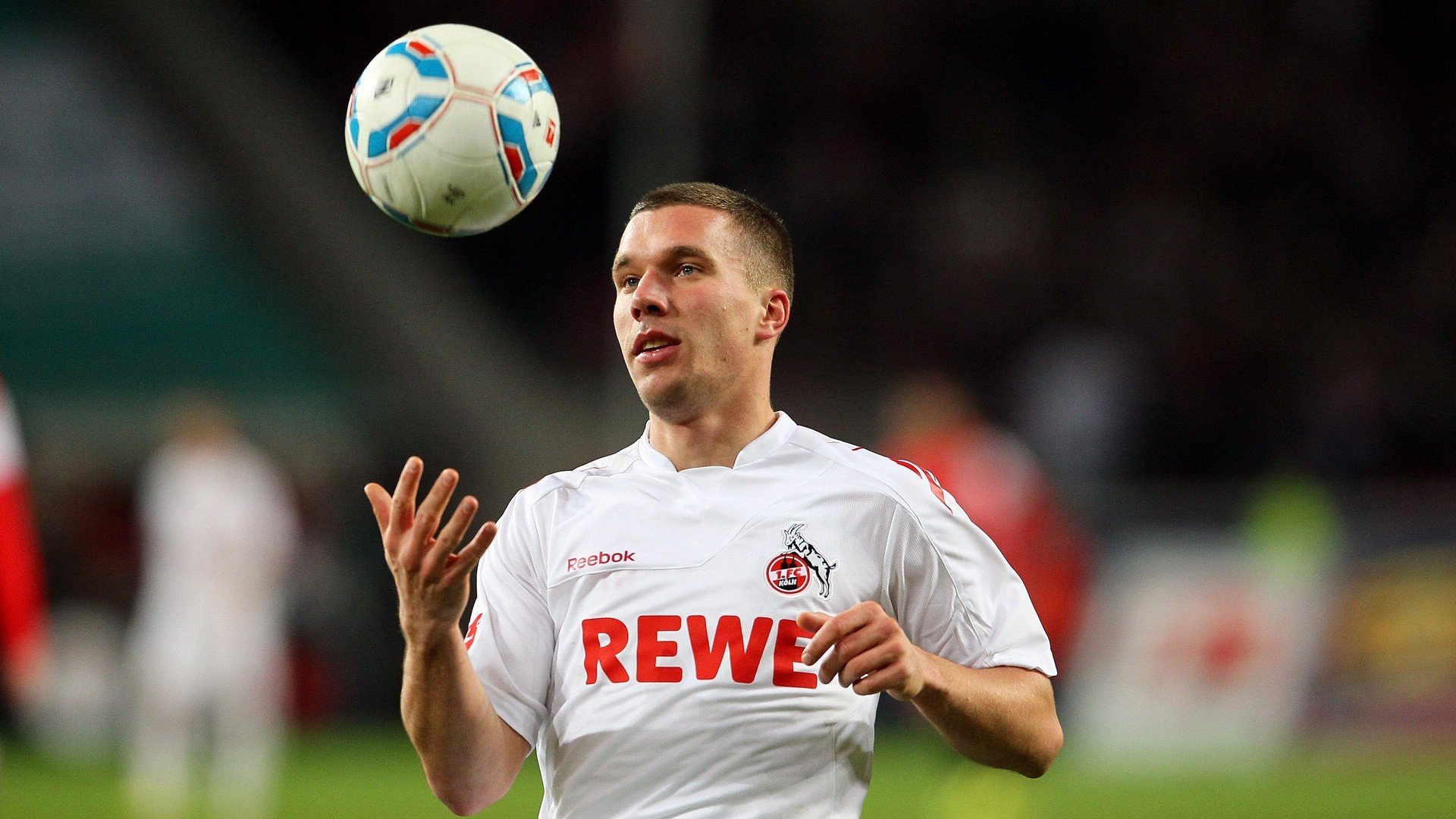 欧冠“最吵主场”数据：分贝计显示土超球场再登榜首